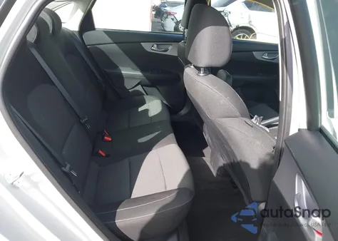 2024 Kia Forte Lx z USA, uszkodzony, nr VIN 3KPF24AD5RE766677